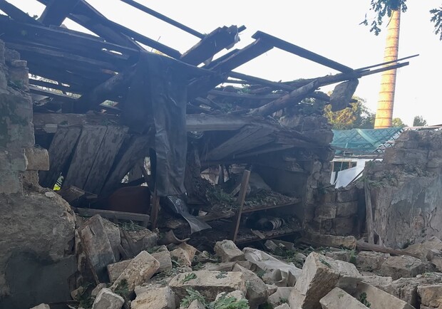 Руйнування в Ботанічному саду після обстрілу. 