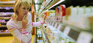 У Львові судили жінку, яка вчила 10-річну доньку красти птовари у супермаркеті