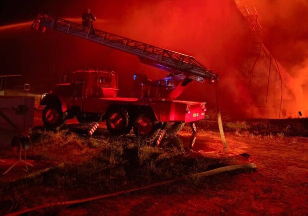 Пожар в Измаиле после обстрела в ночь на 20 августа 2025 года. 