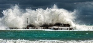 В Одесі та області оголосили штормове попередження: сильний вітер і підвищена небезпека на морі