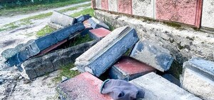 Під Дніпром на 10-річного хлопчика впав металевий паркан