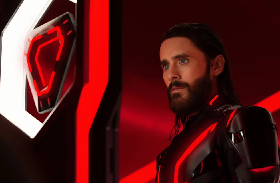 Рейтинг кинопремьер: что смотреть в кинотеатрах с 9 по 16 октября - фото: кадр из к/ф Трон: Арес