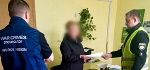 Женщина из Изюма распространяла газету 