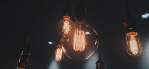 Субботние отключения не по графику: где в Одессе не будет света до позднего вечера