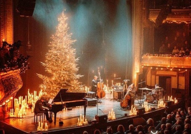 Різдвяний джаз при свічках