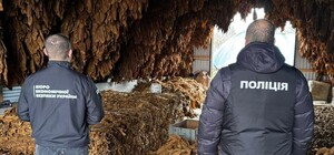 Тютюнова схема на 13 мільйонів гривень: поліція Одещини викрила міжрегіональну мережу виробництва сигарет