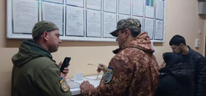 Смерть чоловіка у військкоматі на Одещині: як коментують у ТЦК та СП