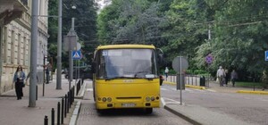 Автобус №33 продовжать до вулиці Пулюя