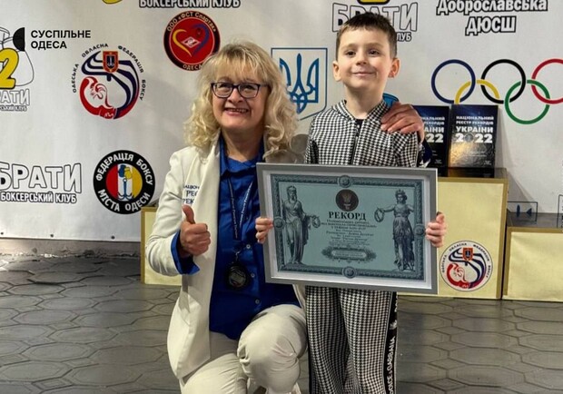 4-летний мальчик из Одессы установил рекорд Украины по приседаниям