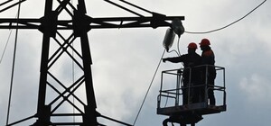 У Запорізькій області після ворожих ударів без світла залишились тисячі людей: що з графіками відключень