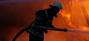 РФ атаковала Одессу дронами: вспыхнули пожары в домах и общежитии