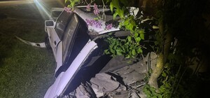 В Одесской области водитель без прав врезался в столб и забор: среди пострадавших несовершеннолетняя