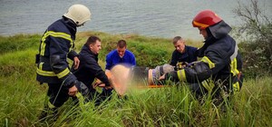 На Одещині дівчина впала з обриву: подробиці від рятувальників