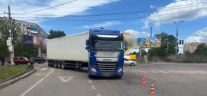 В Одессе грузовик наехал на дедушку: подробности ДТП