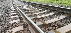 В Одесі на залізничних коліях уразило струмом підлітка