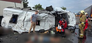 На шляху до Миколаєва автобус  з Одеси зіткнувся із фурою: загиблих майже десяток