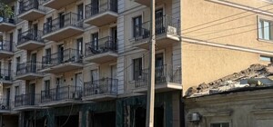 Уранці РФ атакувала багатоповерхівку в Одесі та АЗС в області: є жертви та постраждалі
