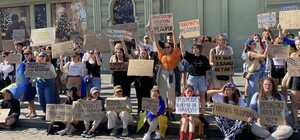 «Я против министра, которому радуются россияне»: в Одессе более ста человек вышли в поддержку Михаила Федорова