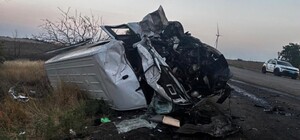 В Одесском районе фургон врезался в два микроавтобуса: есть жертвы и пострадавшие