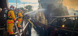 Армія РФ обстріляла цивільний буксир у Чорному морі: членам екіпажу допомогли прикордонники