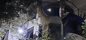 РФ обстреляла многоэтажку в Одессе: горела квартира