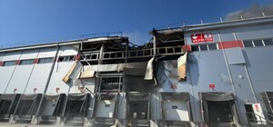 Армія РФ атакувала поштовий термінал на Одещині: спалахнула пожежа