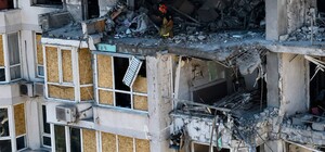 В Одессе спасатели и верхолазы ГСЧС убрали аварийные конструкции из поврежденной 24-этажки