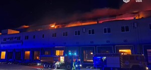 В Одесской области из-за вражеских обстрелов вспыхнули склады сети супермаркетов