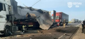 Врачи борются за жизнь: детали о состоянии пострадавших после обстрела трассы в Одесской области