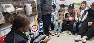 Відбитки пальців і дрони для пошуку доказів: школярі Одещини дізналися про роботу криміналістів