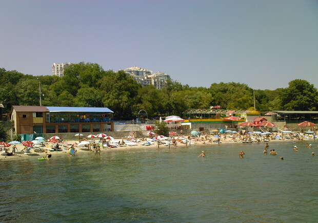 Бесплатных пляжей в Одессе скоро не останется. Фото-apart.od.ua