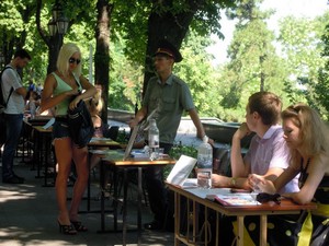 Ярмарка вакансий для молодежи стартовала в Одессе. Фото: Валерия Егошина