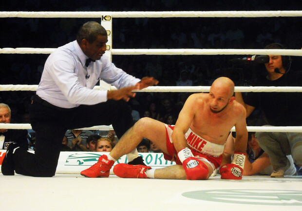 Майк Миранда сдался в первом же раунде.
Фото - Валерия Егошина.