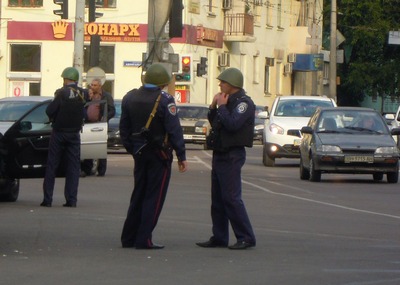 Правоохранители в полном обмундировании. Фото: Валерия Егошина