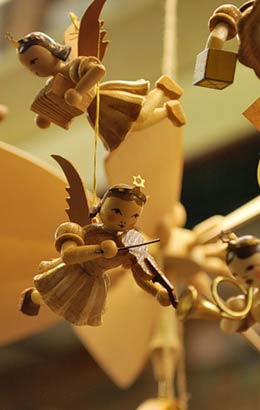Одесситов научат делать эксклюзивные новогодние игрушки. Фото - murana.ru.
