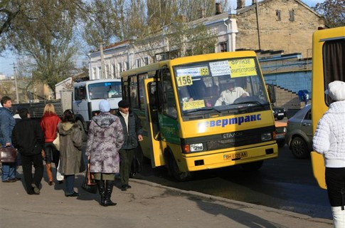 В праздники транспорт будет курсировать почти круглосуточно. Фото  - segodnya.ua.