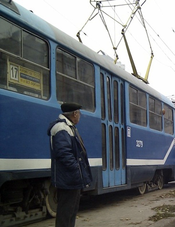 Теперь 17-й трамвай будет останавливаться на Армейской.
Фото – dumskaya.net