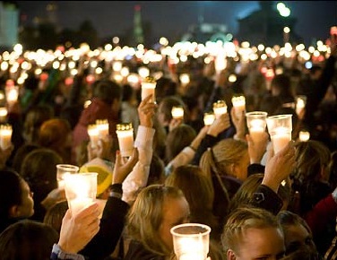 Одесситы зажгут тысячи свечей. Фото с сайта: newsimg.bbc.co.uk