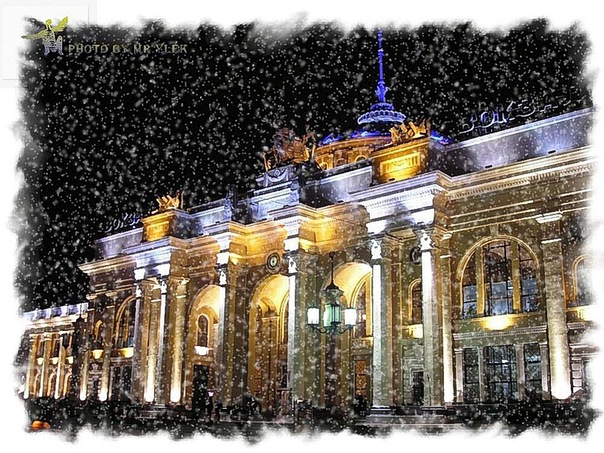 Одесский вокзал в снегопад. Фото - Игорь Черноморец.  
