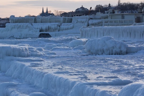 В Одессе продолжается "ледниковый период".
Фото - Андрей Литовка, vk.com