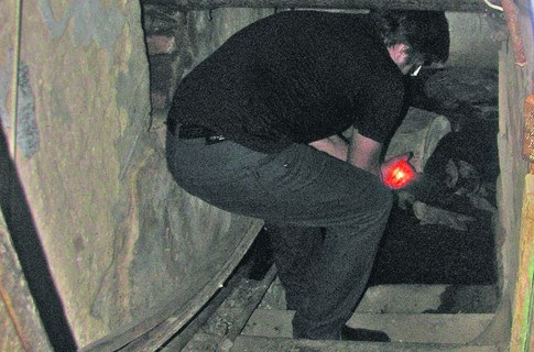 В подвале дома уже бегают огромные крысы. Фото с сайта: segodnya.ua.