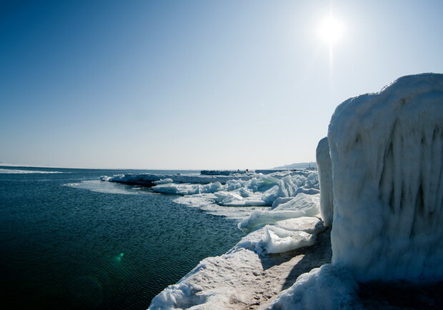 В Одессе расписывают даже на льдине. Фото - jane-3d-mp.livejournal.com