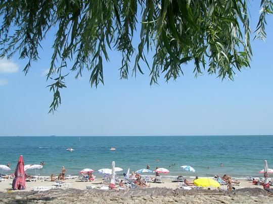 Теперь арендаторам одесских пляжей придется платить горсовету больше. Фото - lana.biz.ua