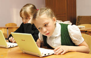Одесская малышня начнет раньше осваивать компьютер. Фото с сайта: vesty.spb.ru.