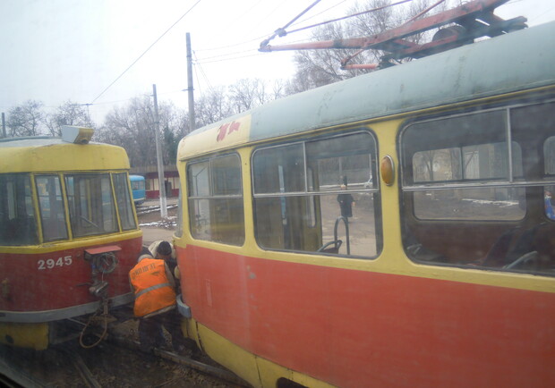 Авария на "Красном кресте" парализовала движение транспорта. Фото: Валерия Егошина.
