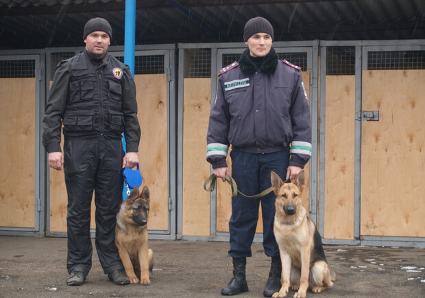 Одесские правоохранители готовят "универсальных помощников. Фото: пресс-служба УМВДОЖД.