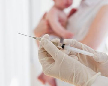 Малыш скончался на пятый день после ввода вакцины. Фото - podrobnosti.ua