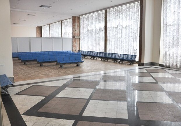 В аэропорту теперь просторные залы. Фото с сайта: airport.od.ua.