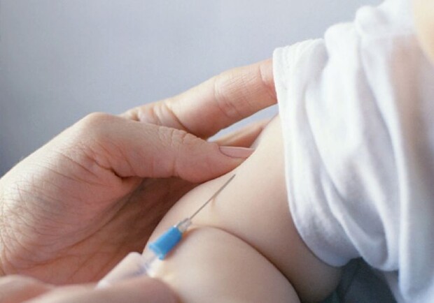 Прививка могла бы спасти малыша. Фото с сайта: farmexpert.ro.