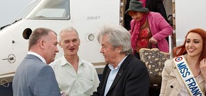 В Харьков прилетел всемирно известный киноактер Ален Делон